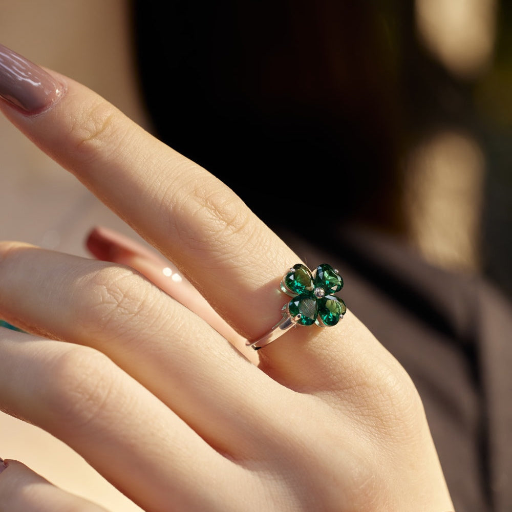 Four Heart-Shaped Leaf Ring - Green