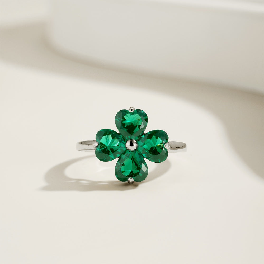 Four Heart-Shaped Leaf Ring - Green