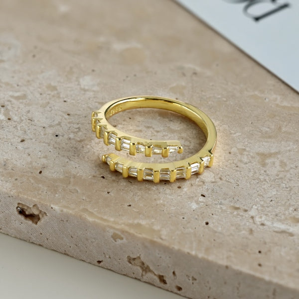 Two-Tailed Ring - 18k Gold Plated